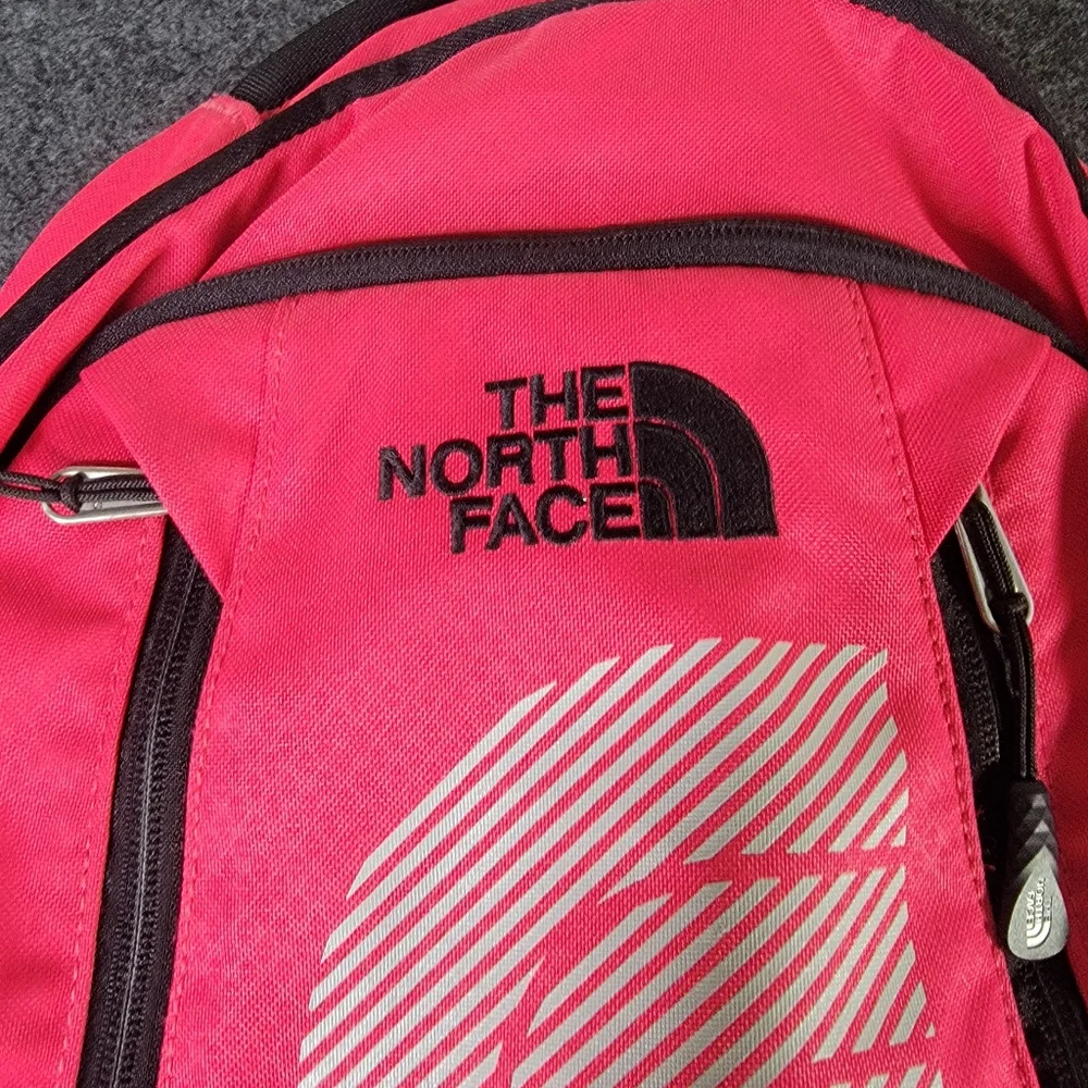 The North Face Wasatch Backpack Pink Grey Black Bottle Pockets Zippers Storage